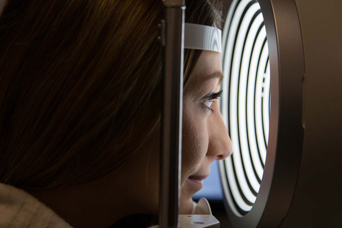 هر چند وقت یک بار میتوان عکس توپوگرافی چشم گرفت؟