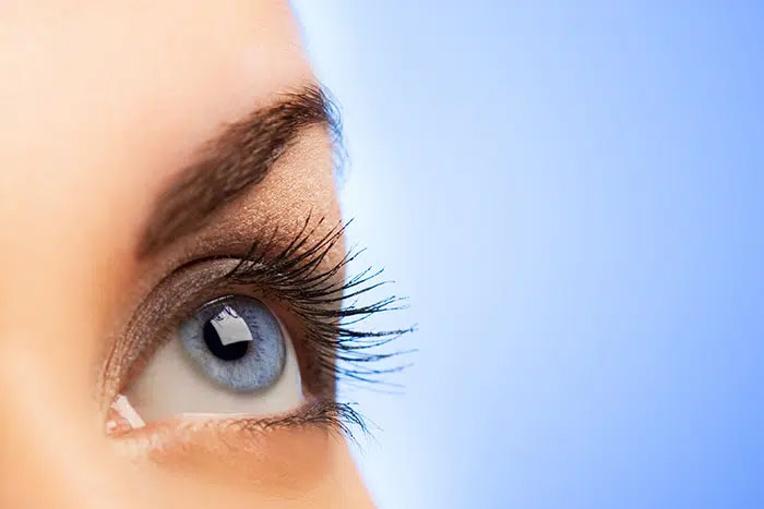 آرایش چشم بعد از عمل لازک